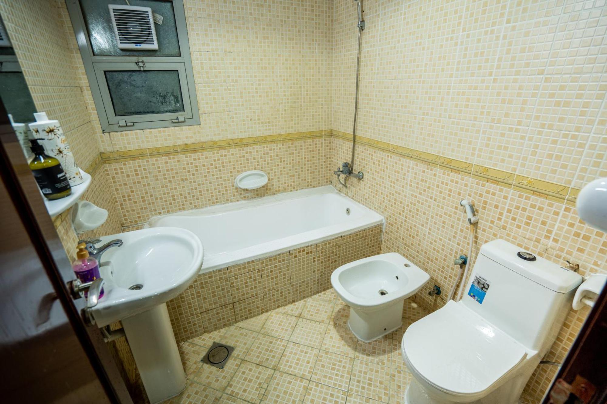 A Away From Homestay Abu Dhabi